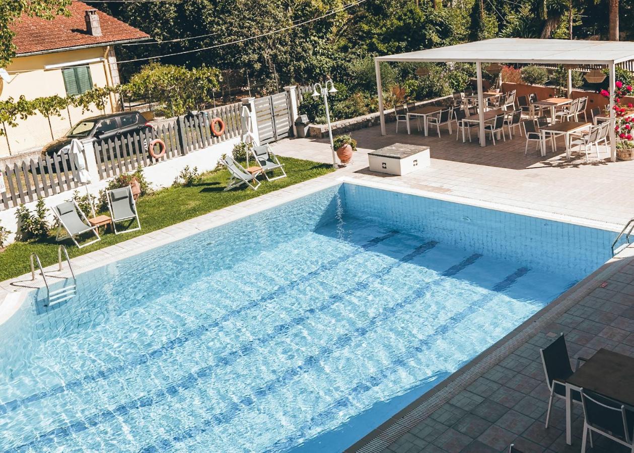 Dominoes Corfu Aparthotel 3*