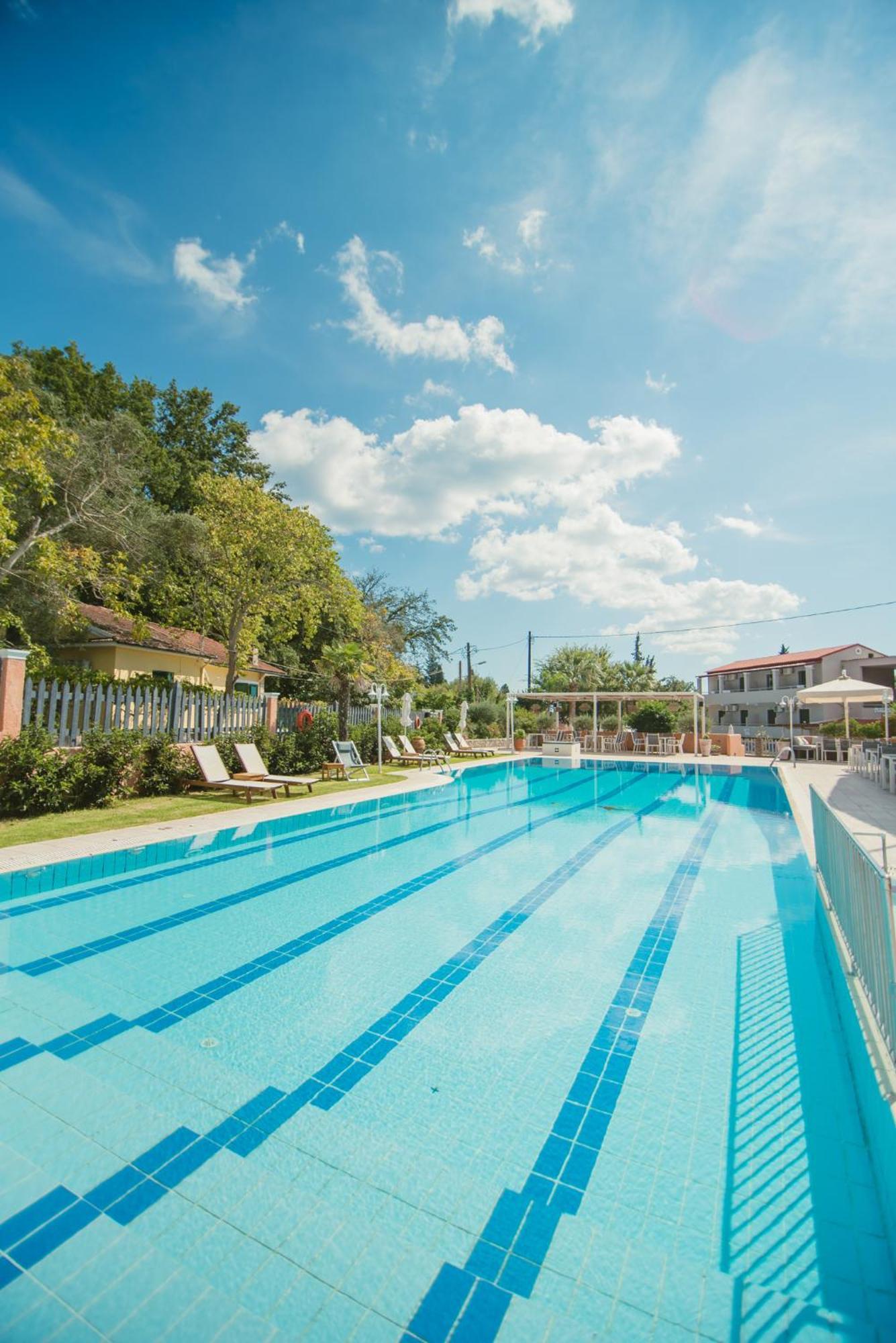 Hotel apartamentowy Dominoes Corfu Ýpsos