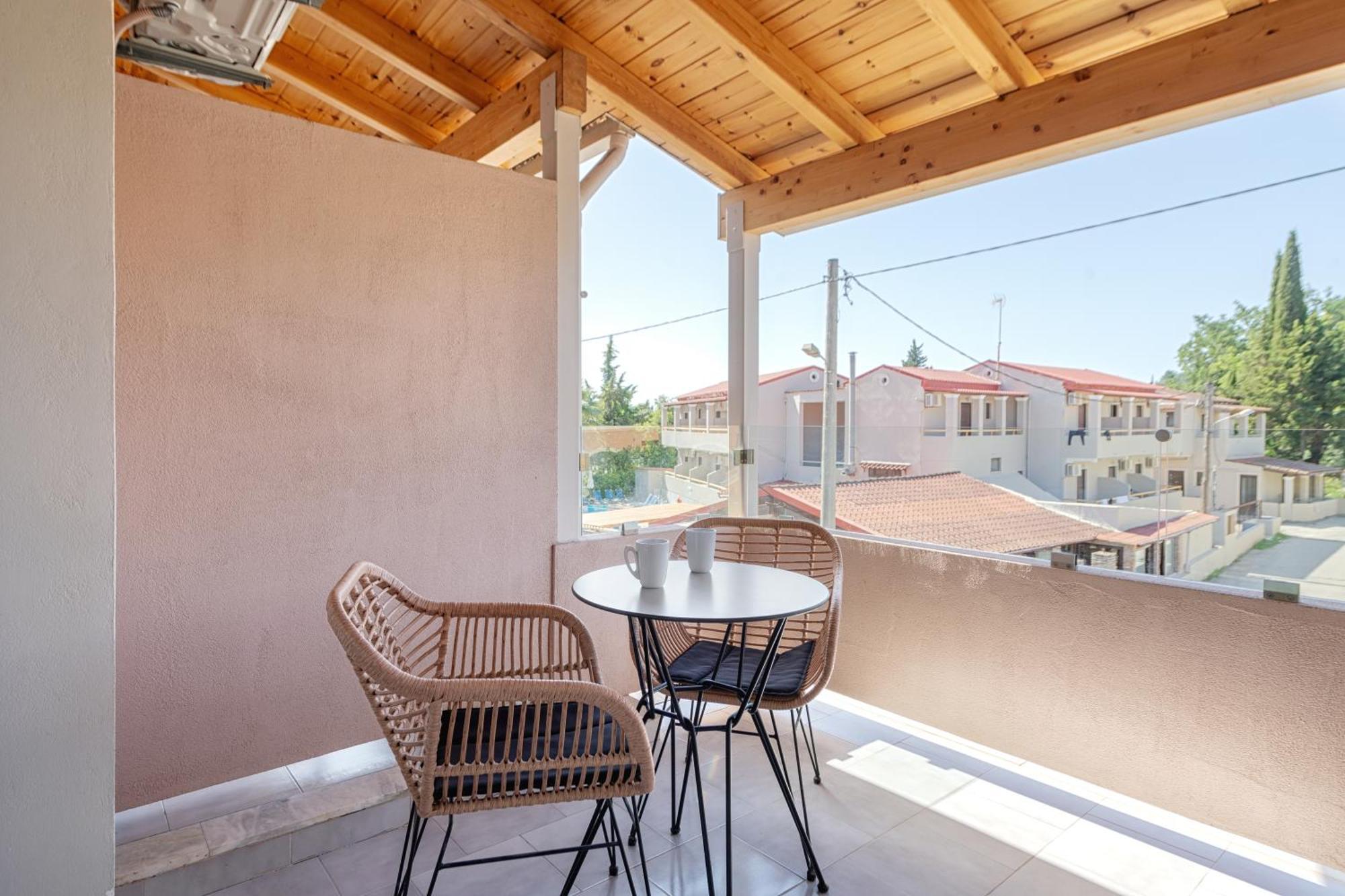 Dominoes Corfu Hotel apartamentowy